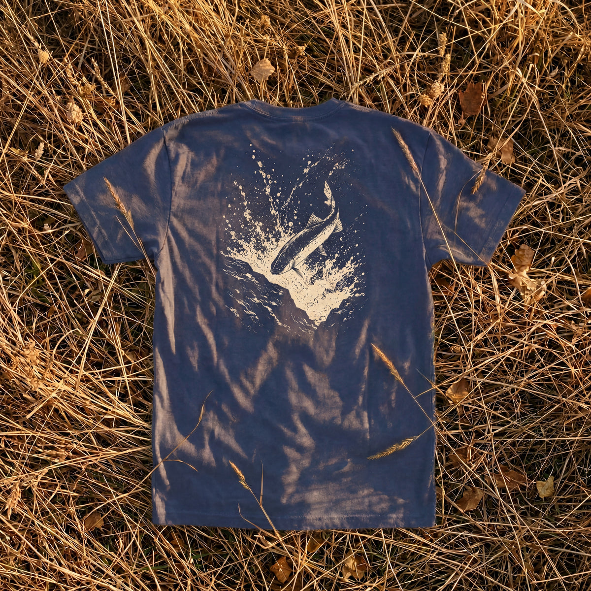 Salmon Leap Heavyweight Pocket-T-Shirt