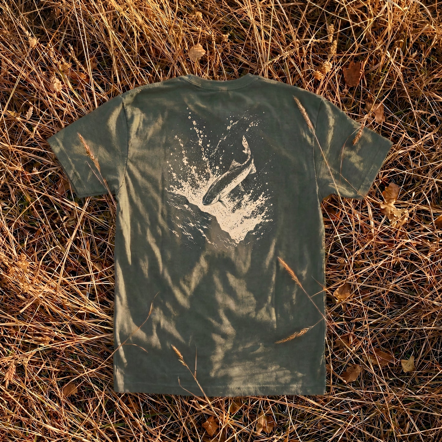 Salmon Leap Heavyweight Pocket-T-Shirt